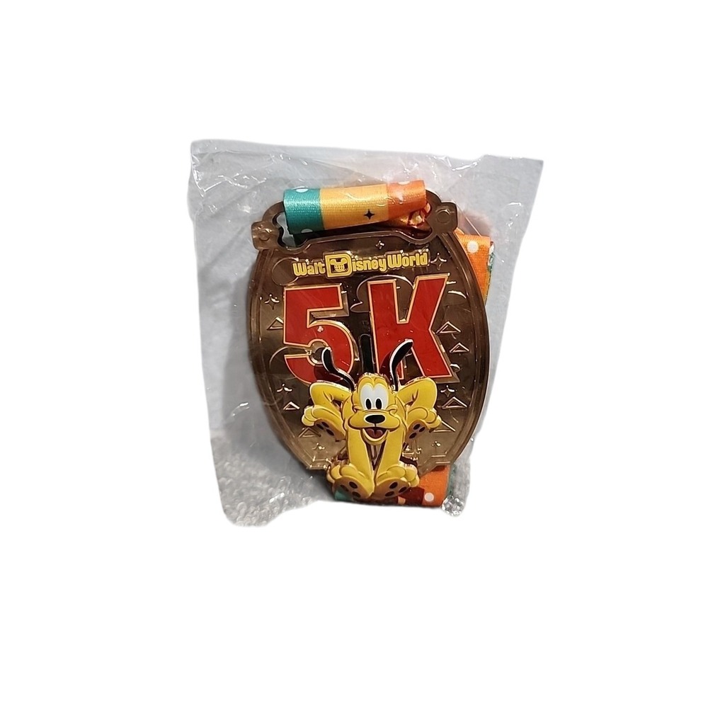 RunDisney Marathon Weekend 5K marathon 2024 Medal - Picture 1 of 2